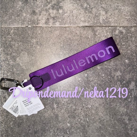 Lululemon Never Lost Keychain- College Purple/White - Picture 3 of 4